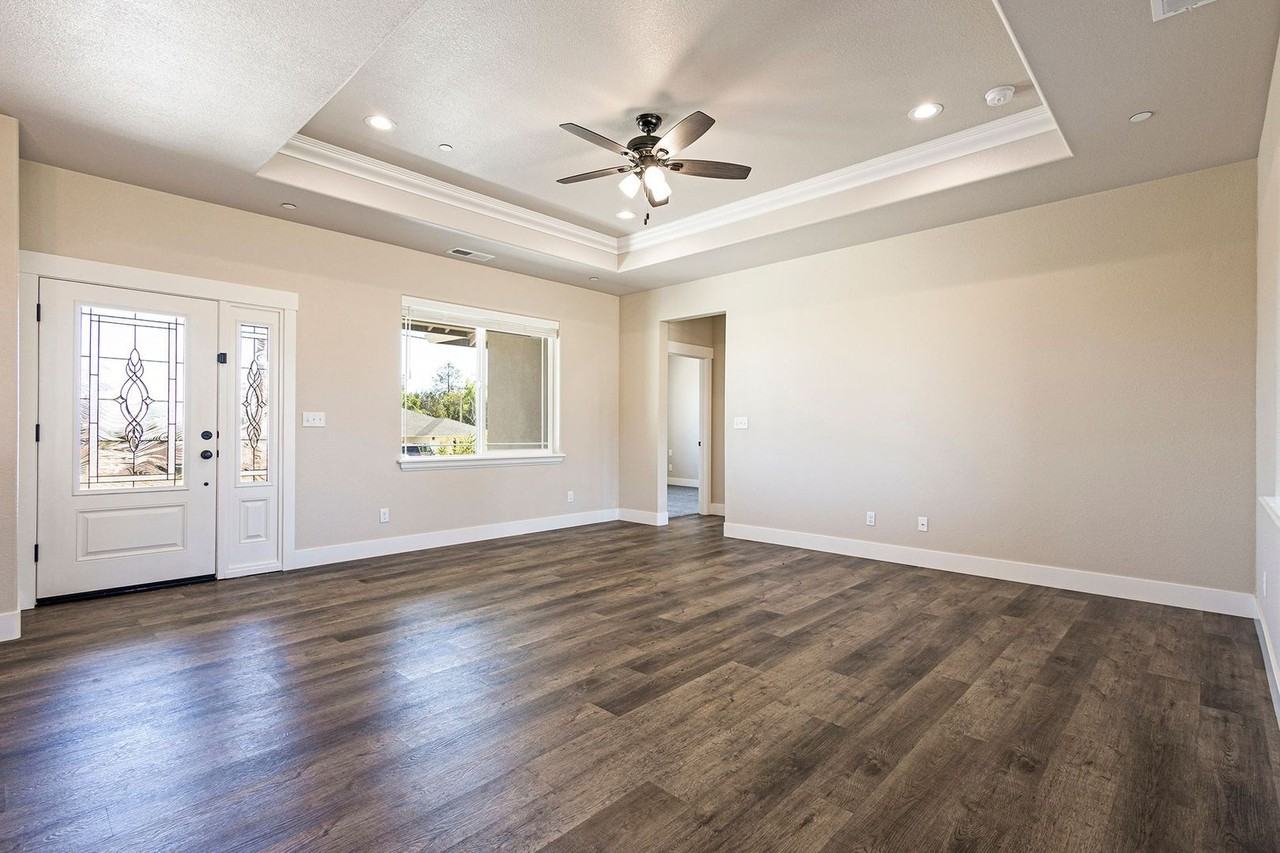 1913 Dean Rd - Photo 2 of 17