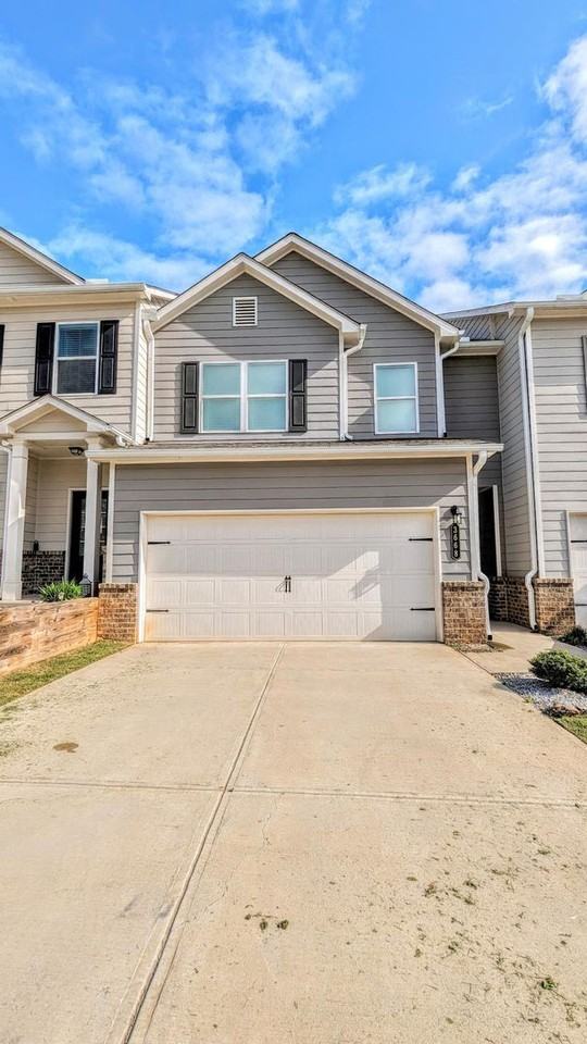 3668 Acorn Dr - Photo 2 of 39