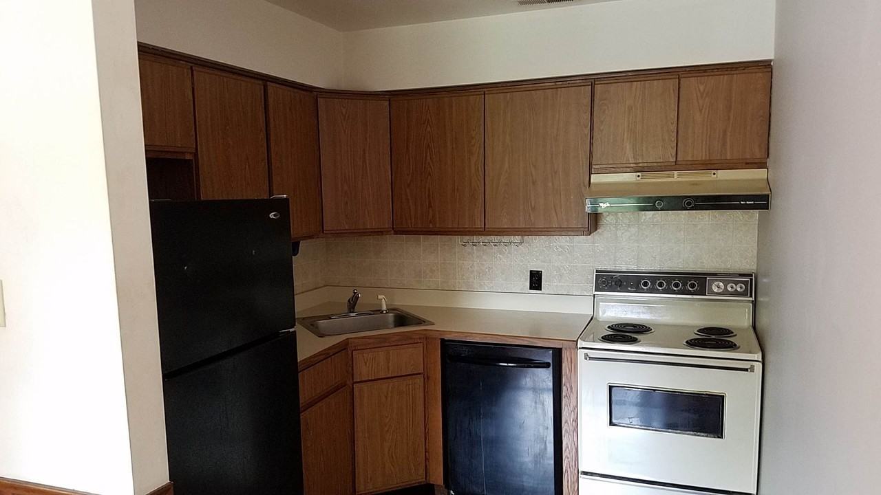 2042 Lenhart - Photo 3 of 3