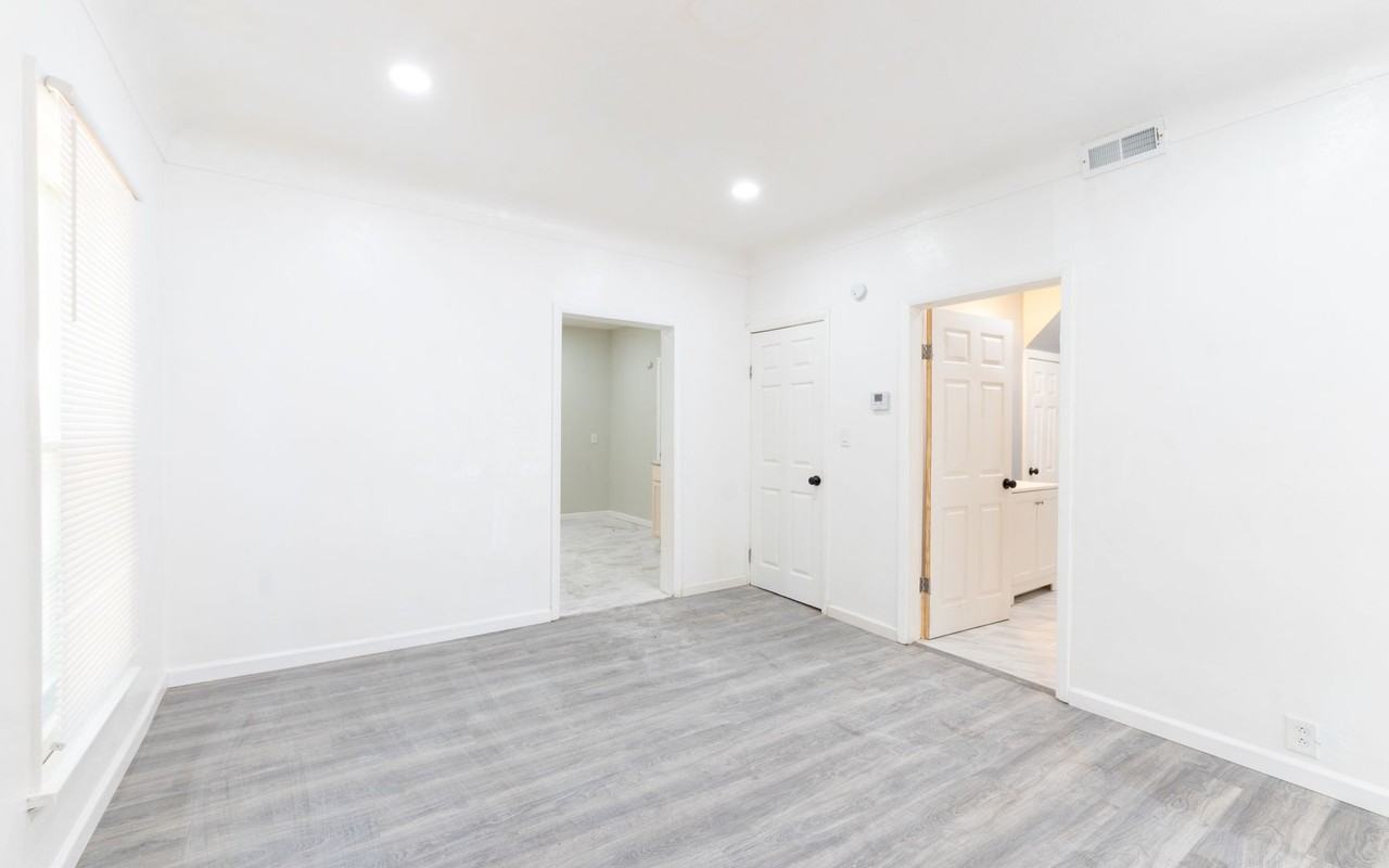 1048 Mechanic St - Photo 5 of 20