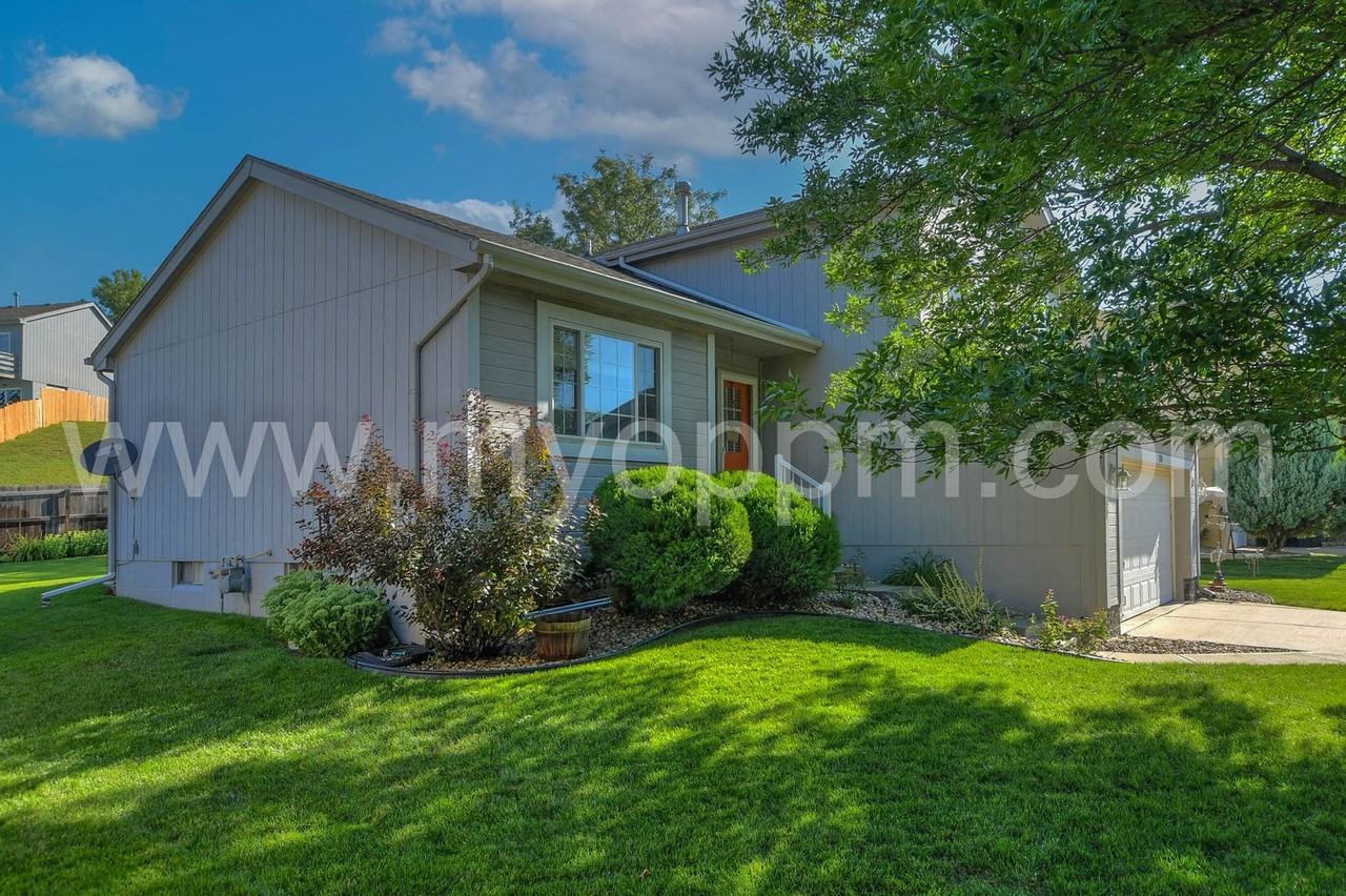 7824 Bondesson St - Photo 2 of 20