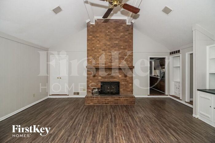2804 Ravenwood Dr - Photo 2 of 15