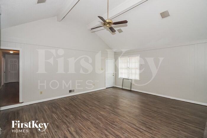 2804 Ravenwood Dr - Photo 3 of 15