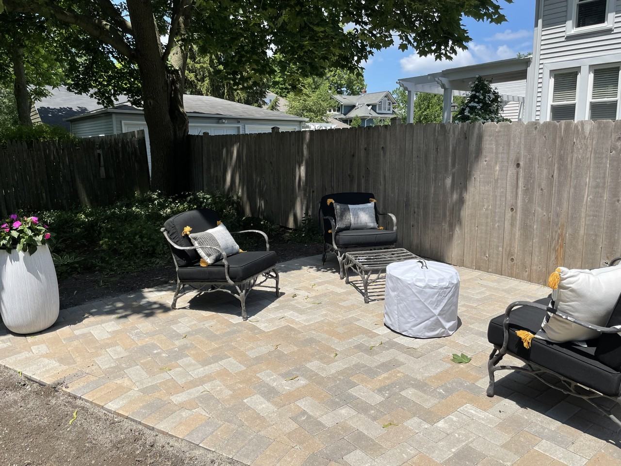 418 S Cook St #NA - Photo 2 of 8