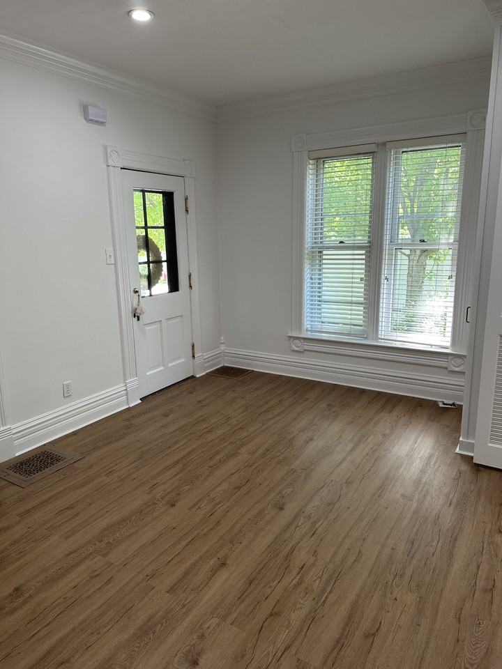 418 S Cook St #NA - Photo 3 of 8