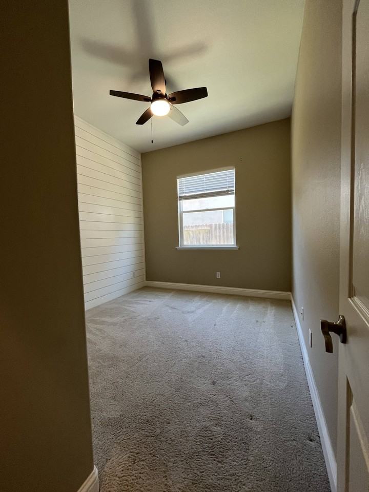 16036 W Matthew Ave #NA - Photo 3 of 17