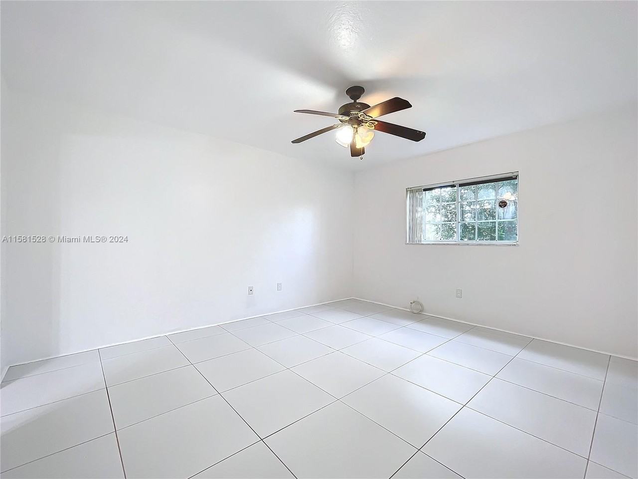 1803 Palm Beach Trace Dr #1803 - Photo 2 of 9