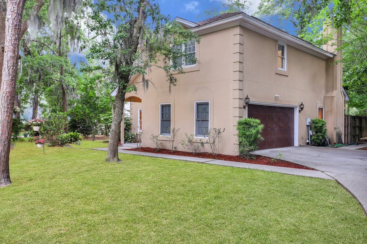 123 Companion Way - Photo 3 of 31