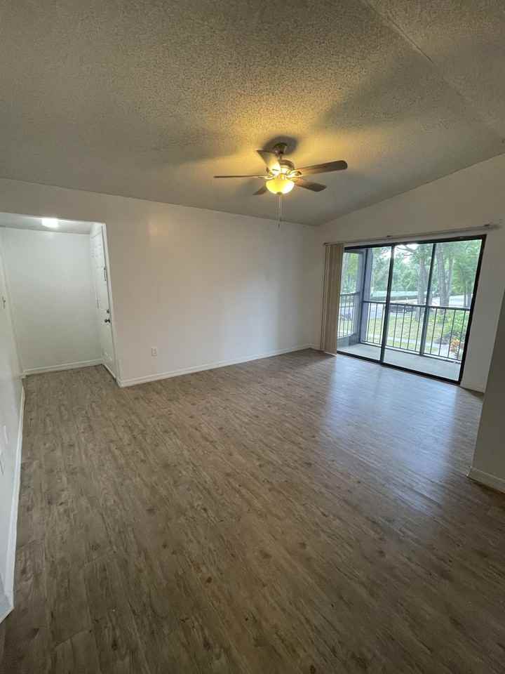 202 Riverbend Dr #1 - Photo 2 of 16
