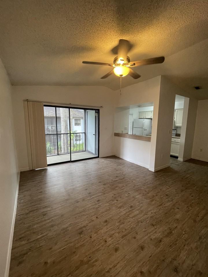 202 Riverbend Dr #1 - Photo 3 of 16