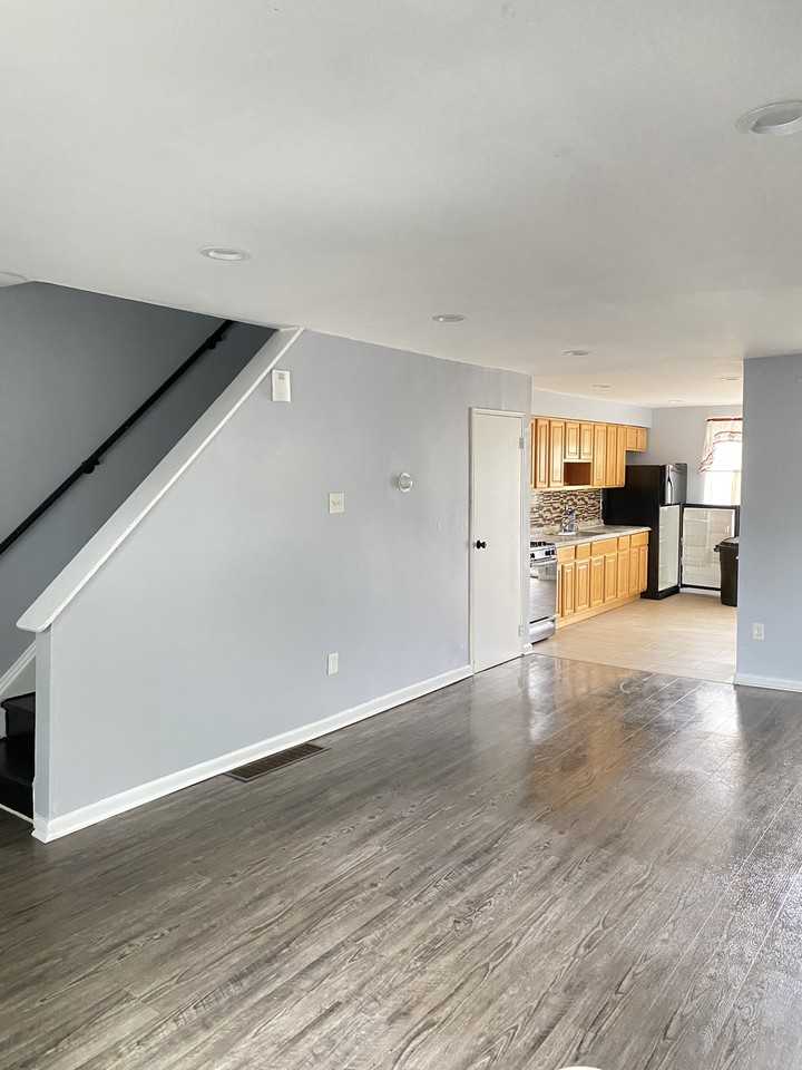 2229 W Dauphin St #1 - Photo 4 of 24