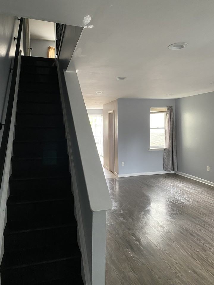 2229 W Dauphin St #1 - Photo 5 of 24