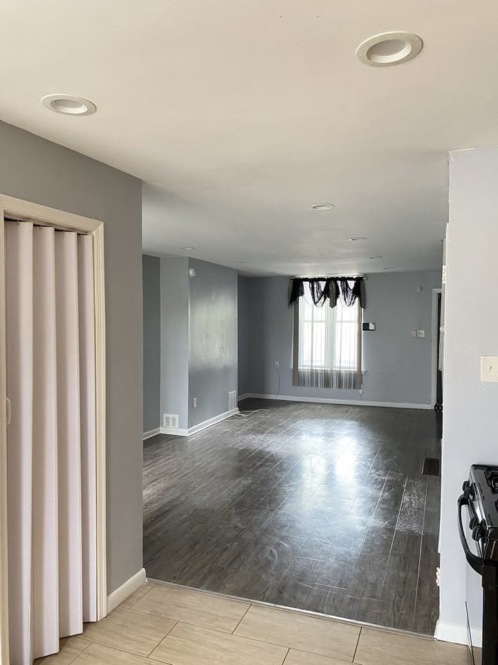 2229 W Dauphin St #1 - Photo 6 of 24