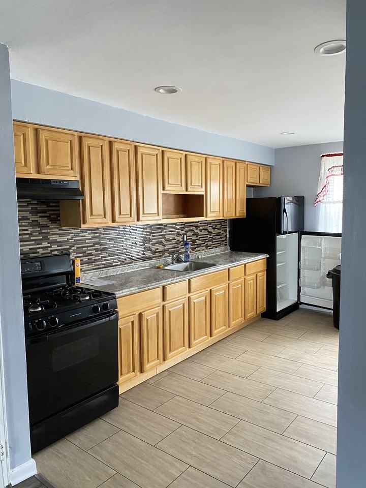 2229 W Dauphin St #1 - Photo 7 of 24
