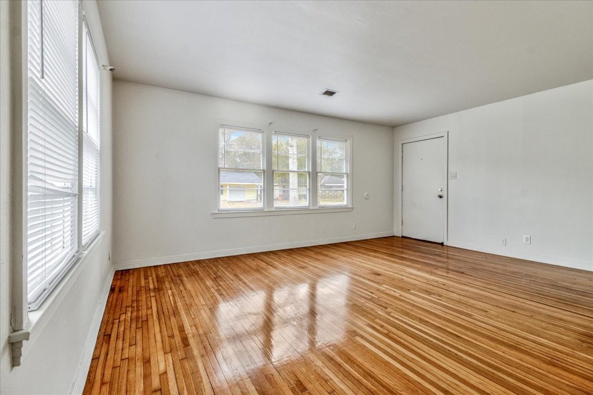 640 Parson Dr #1 - Photo 2 of 15