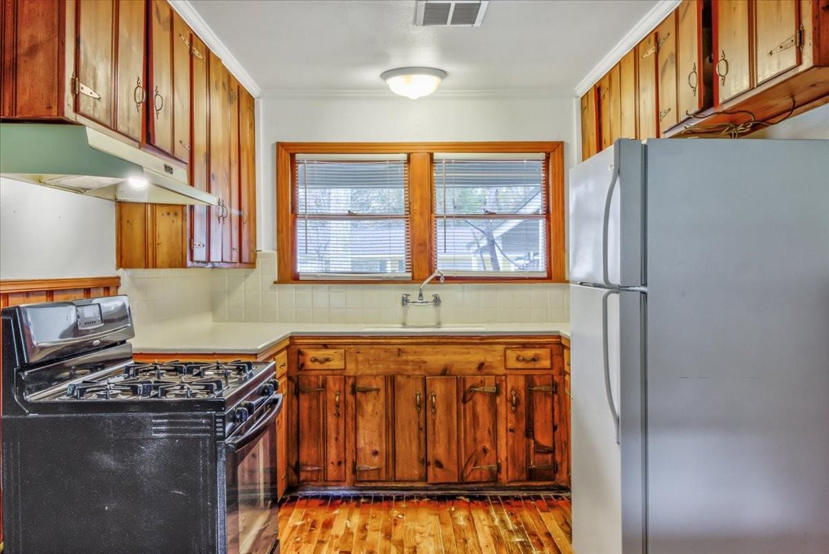 640 Parson Dr #1 - Photo 6 of 15