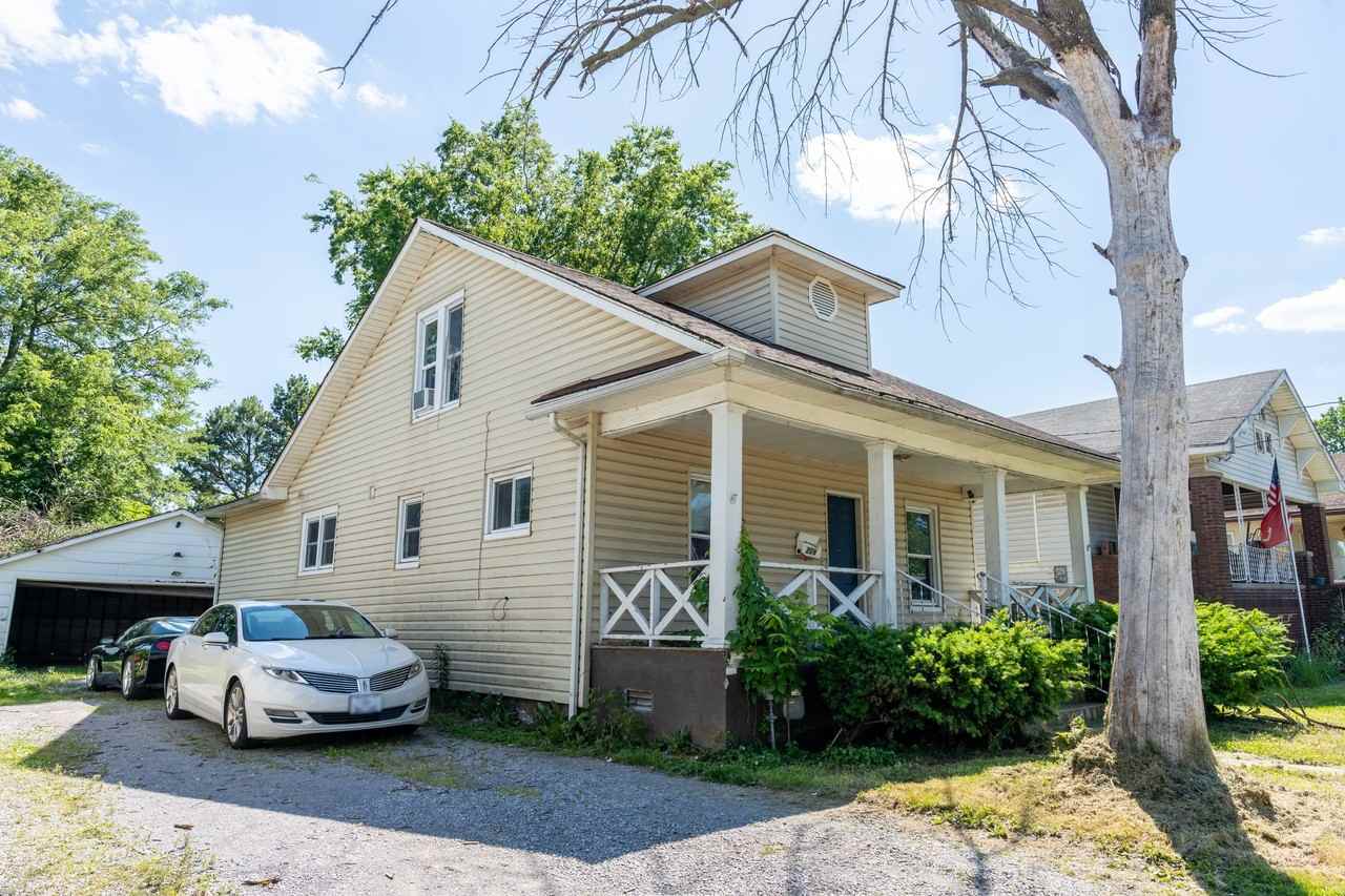 209 E Dayton St #1 - Photo 3 of 27