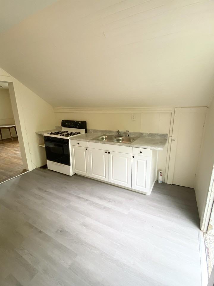 416 Holcomb St #2 - Photo 3 of 15