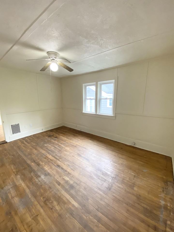 416 Holcomb St #2 - Photo 6 of 15