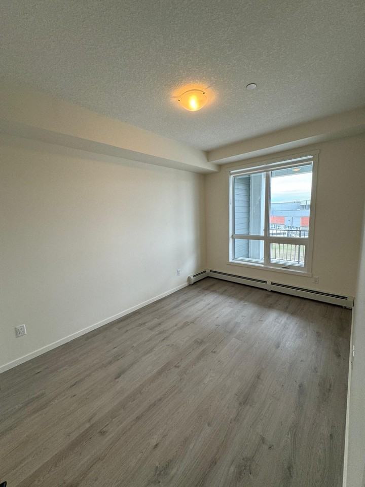 215 Legacy Boulevard Southeast - Photo 5 of 10