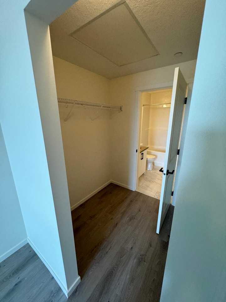 215 Legacy Boulevard Southeast - Photo 6 of 10