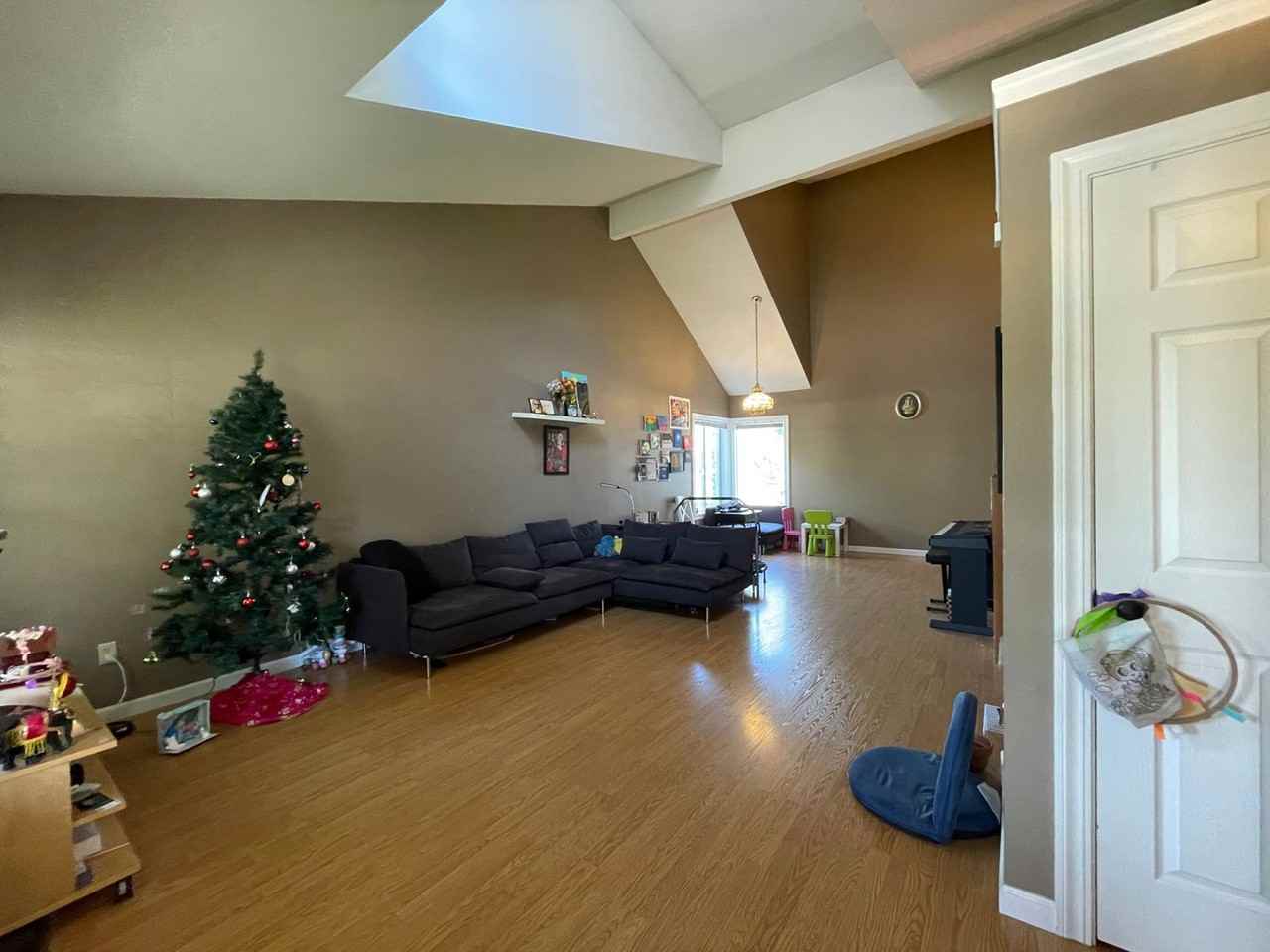 5688 Nw 179th Ave - Photo 3 of 39