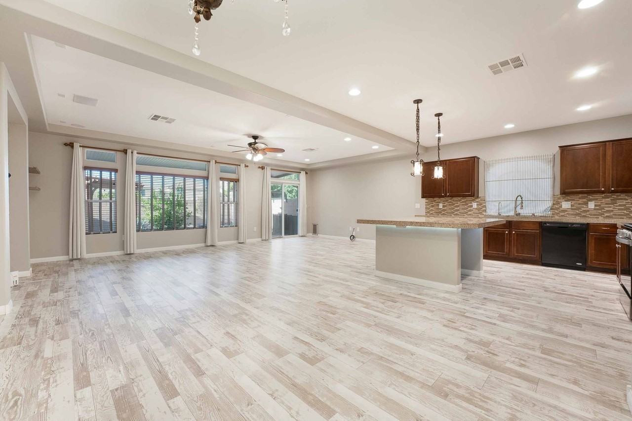 5409 Holding Ave - Photo 3 of 21