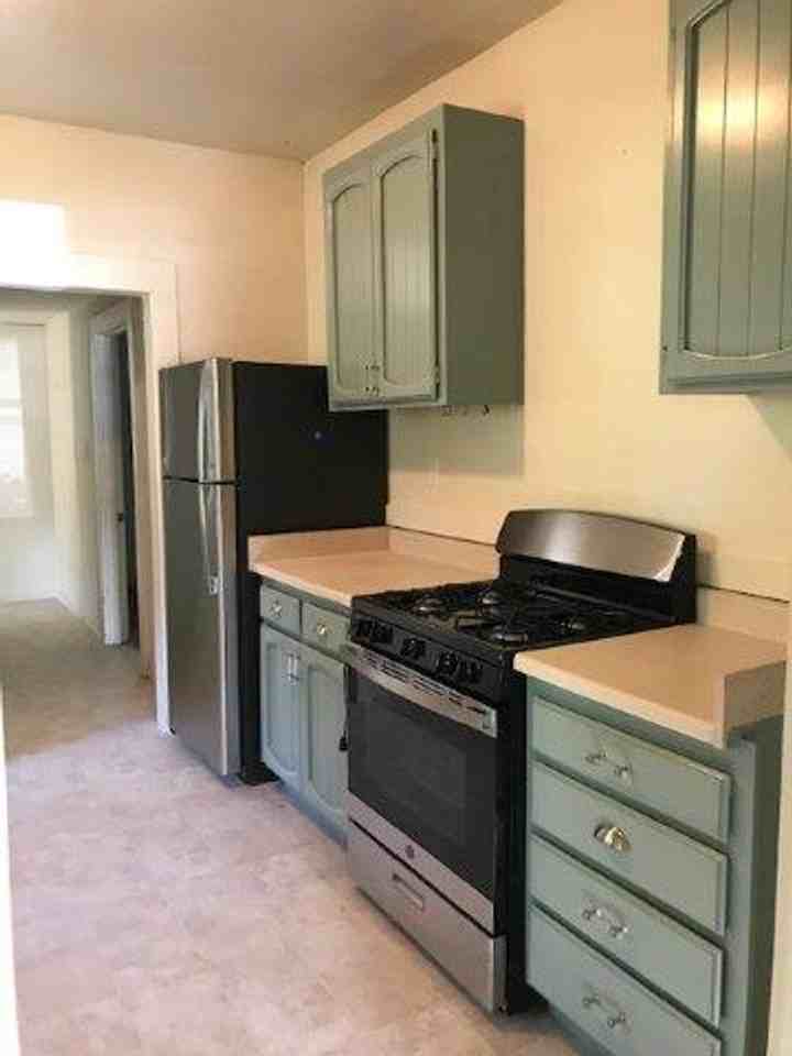 627 G Street - Photo 2 of 6