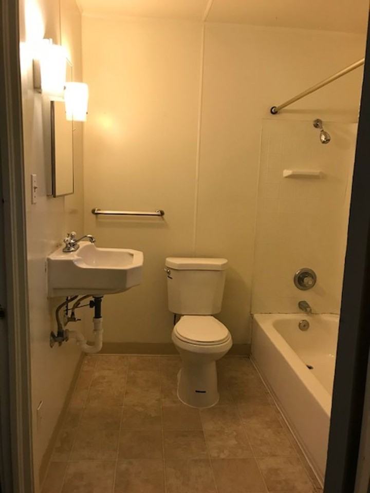 627 G St - Photo 6 of 6