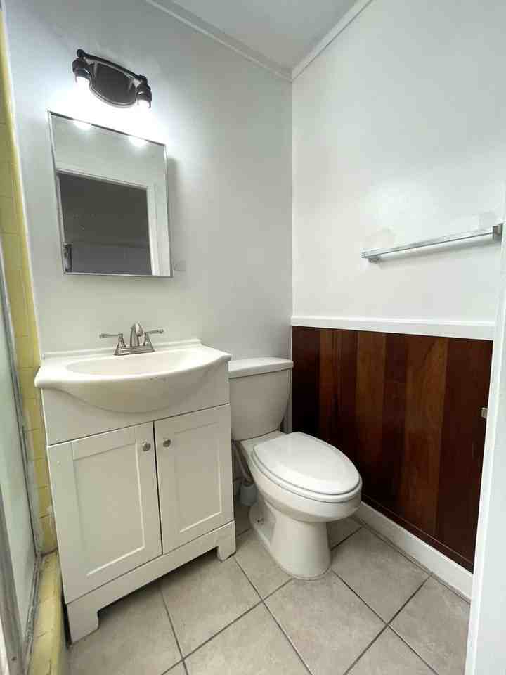 2107 Ala Wai Blvd - Photo 4 of 7