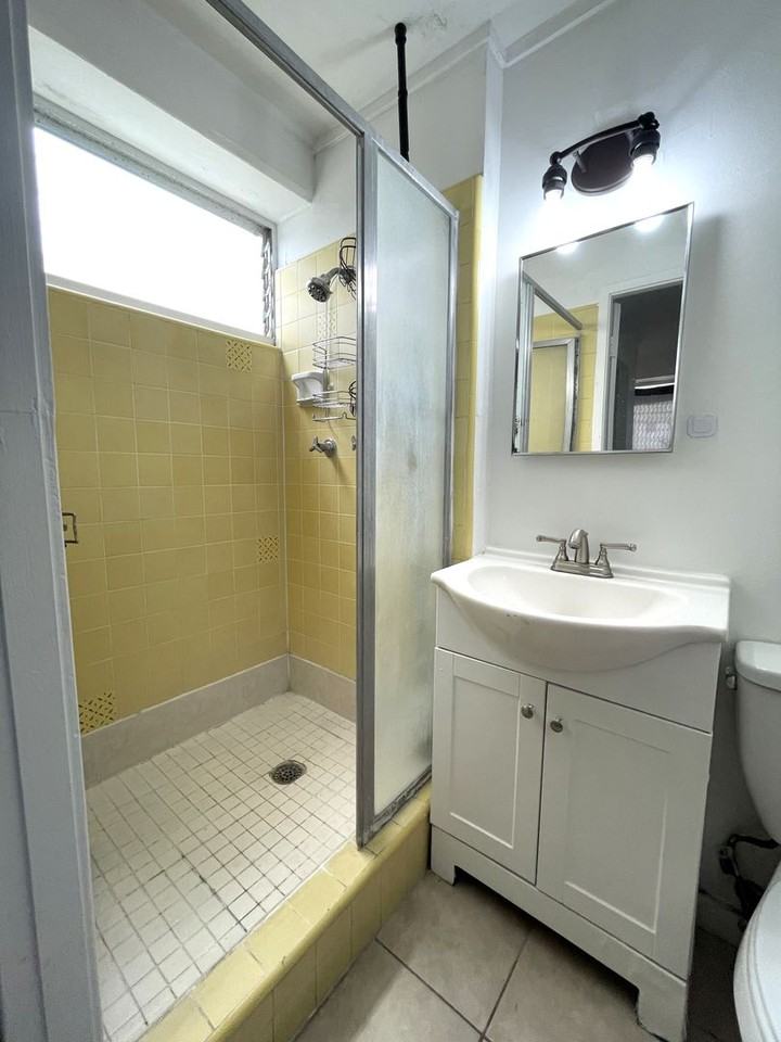 2107 Ala Wai Blvd - Photo 5 of 7