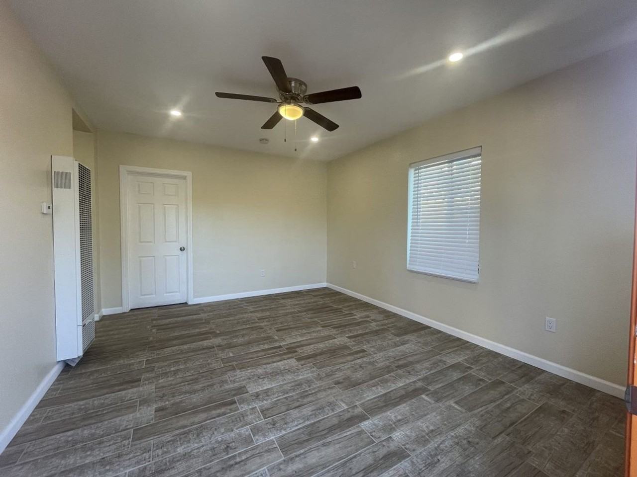 SDS T 5895 - Photo 2 of 12