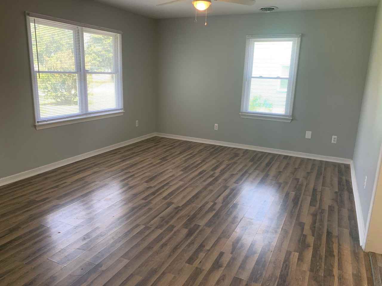 5121 Randall Ave - Photo 3 of 12