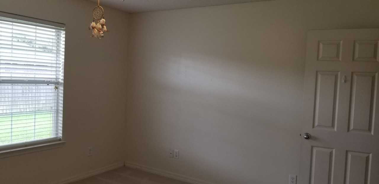 917 Barkley St - Photo 3 of 15