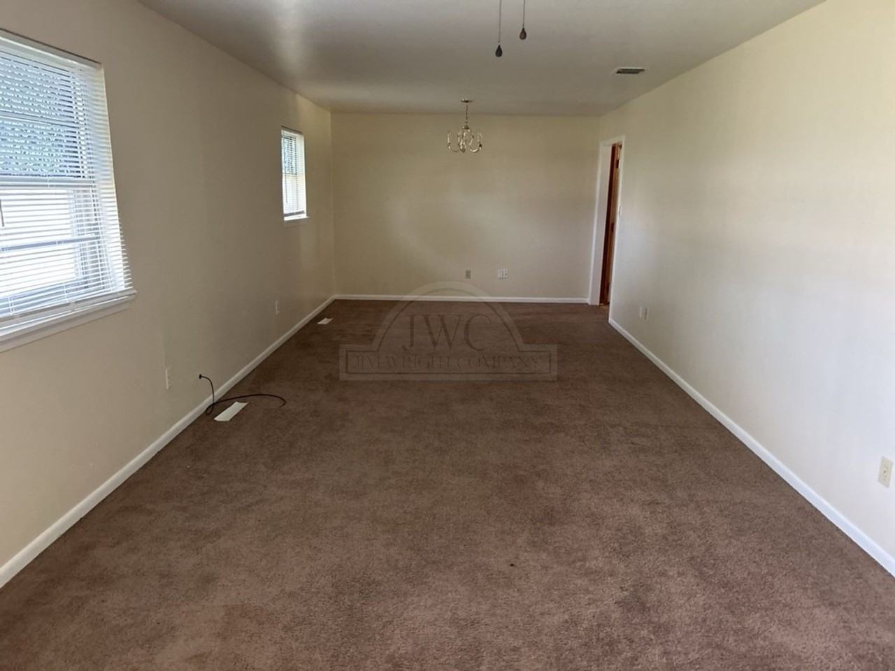 3906 Clear Creek Rd - Photo 4 of 17