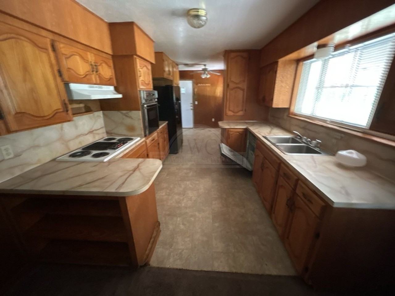 3906 Clear Creek Rd - Photo 6 of 17