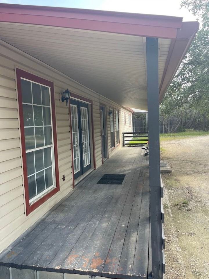 551 Ramblewood Dr - Photo 2 of 28