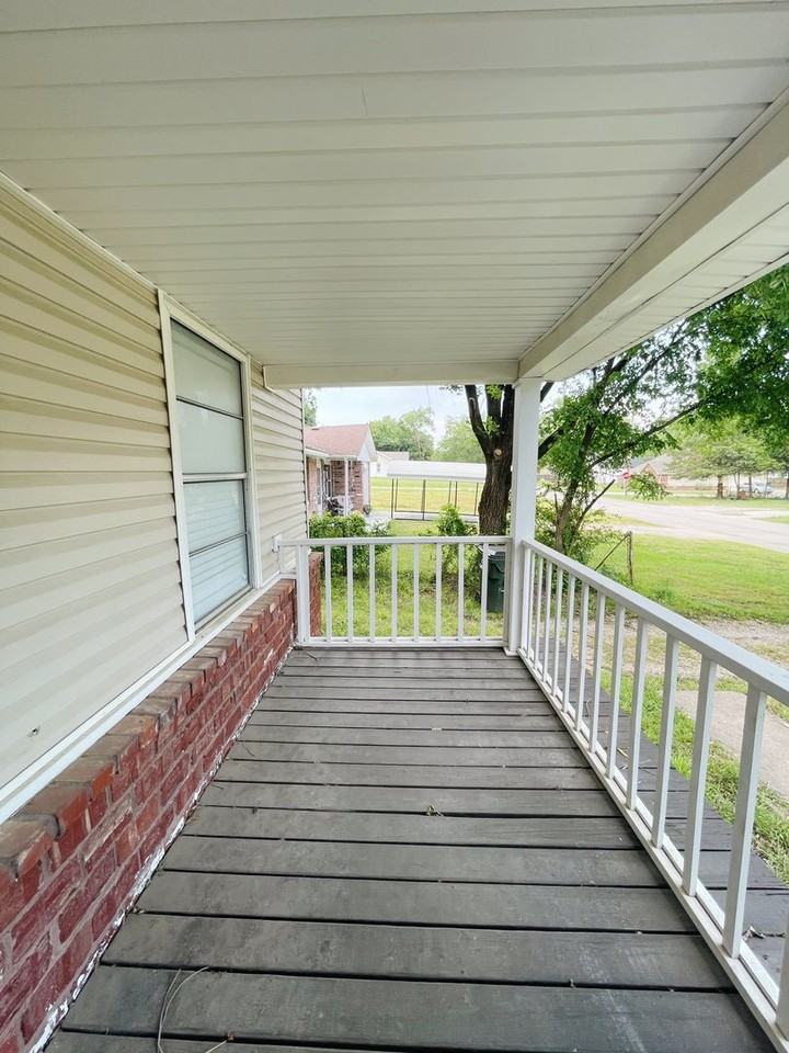 614 N 10th St - Photo 3 of 11