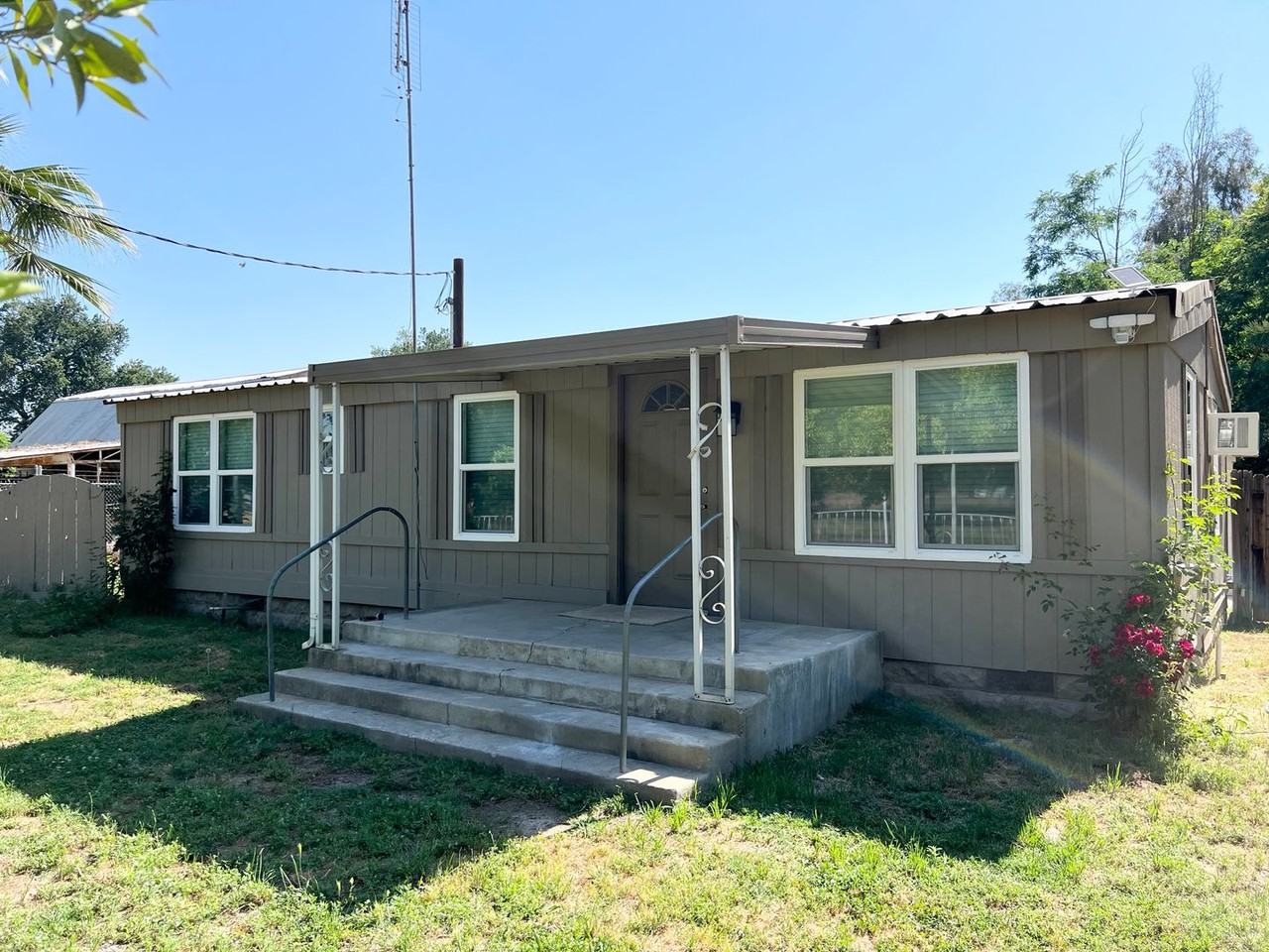 20 S Rainbow Ave - Photo 2 of 28