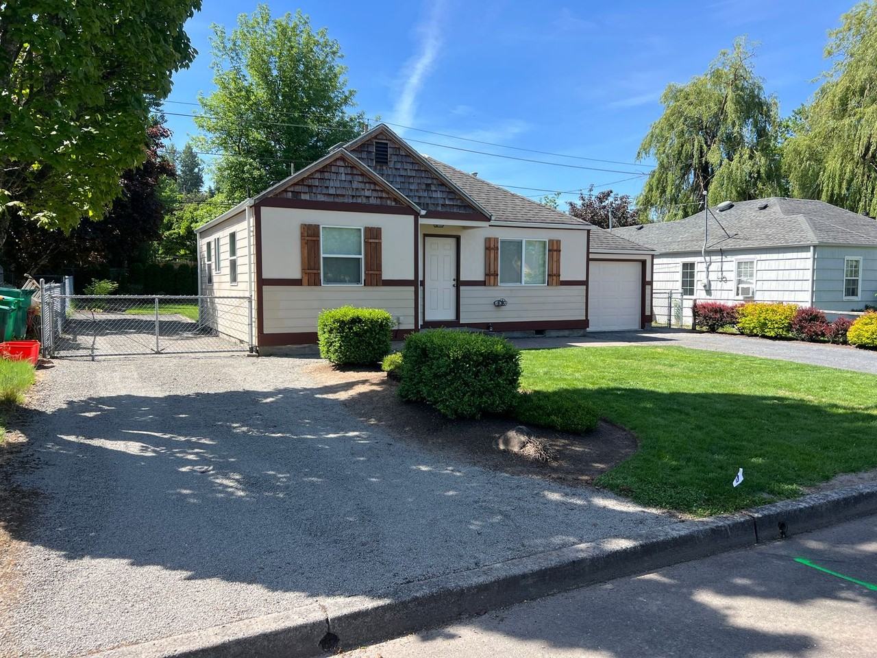 115 Cedar Ln - Photo 2 of 19