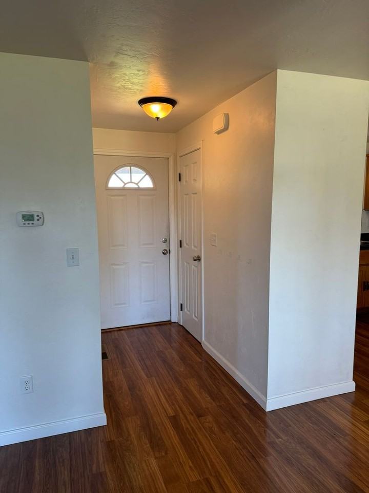 950 Greenway Dr - Photo 2 of 22