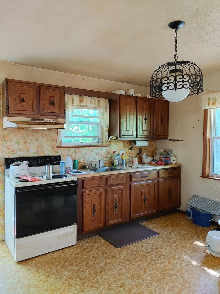 80 Ozark Dr - Photo 2 of 13