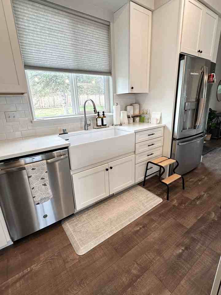 13844 Akers Cir - Photo 2 of 29