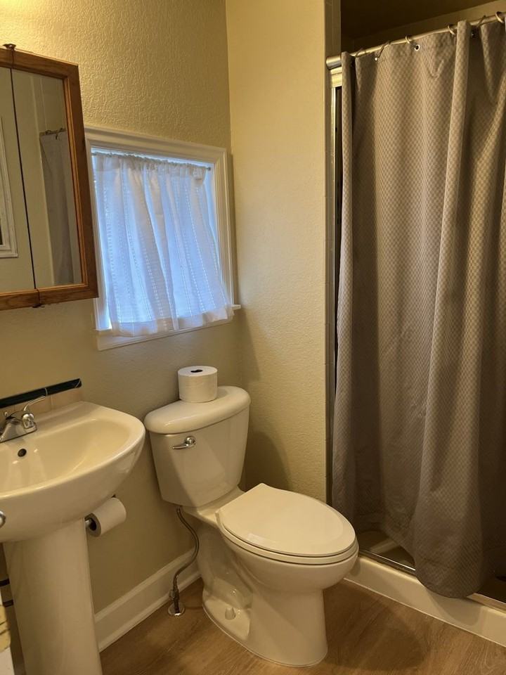 2131 26th St - Photo 7 of 15