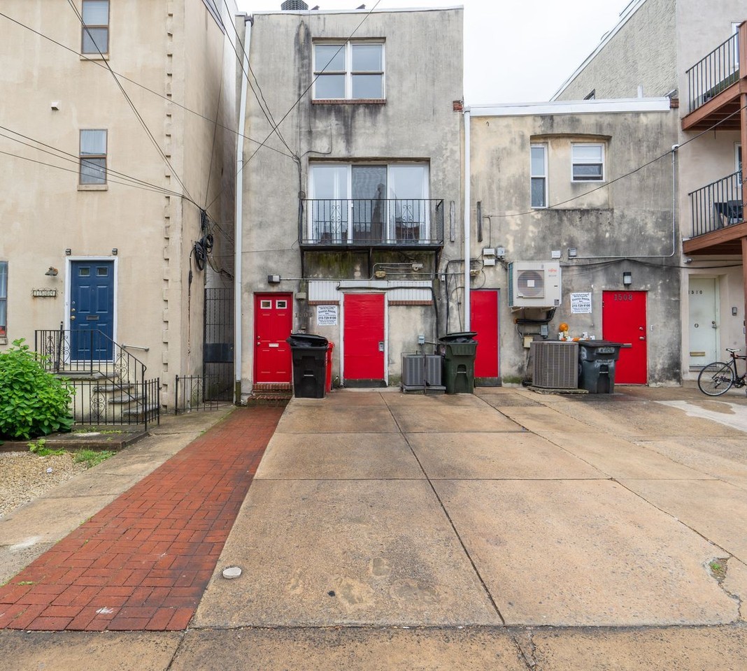 1506 Rodman St - Photo 2 of 14