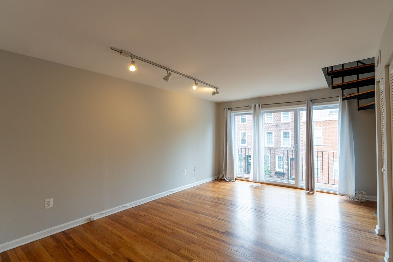 1506 Rodman St - Photo 3 of 14