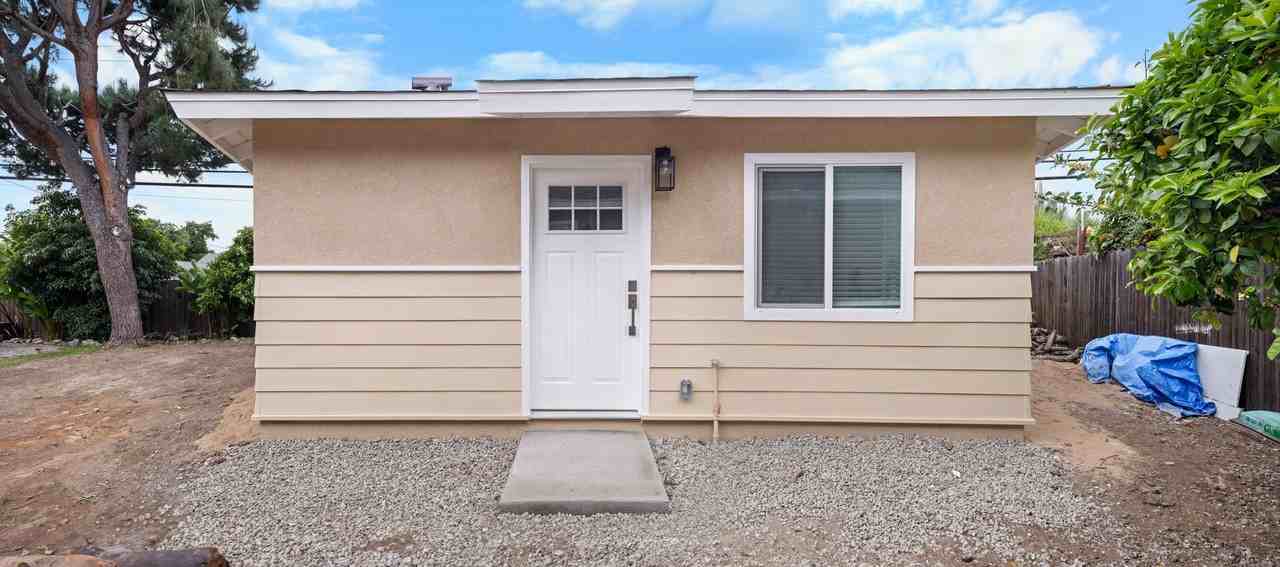 1469 N Mountain Ave - Photo 2 of 9