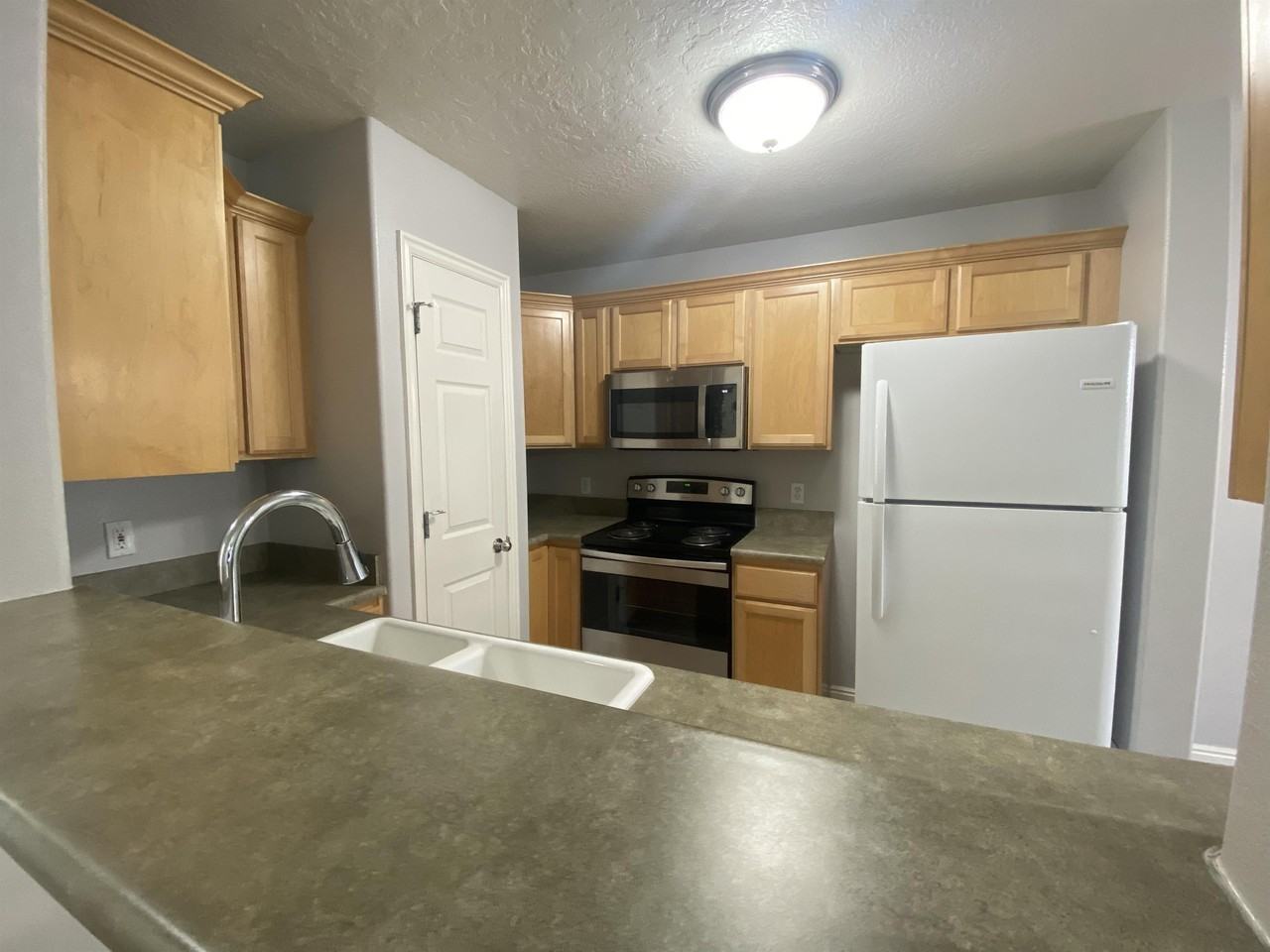 10521 S Sage Flats Way #1 - Photo 2 of 26