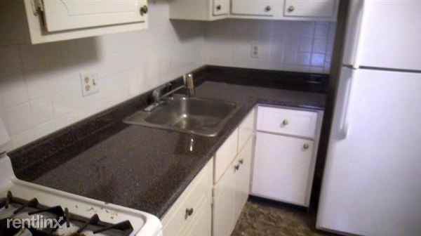 Camelot Court 11 - Photo 3 of 8