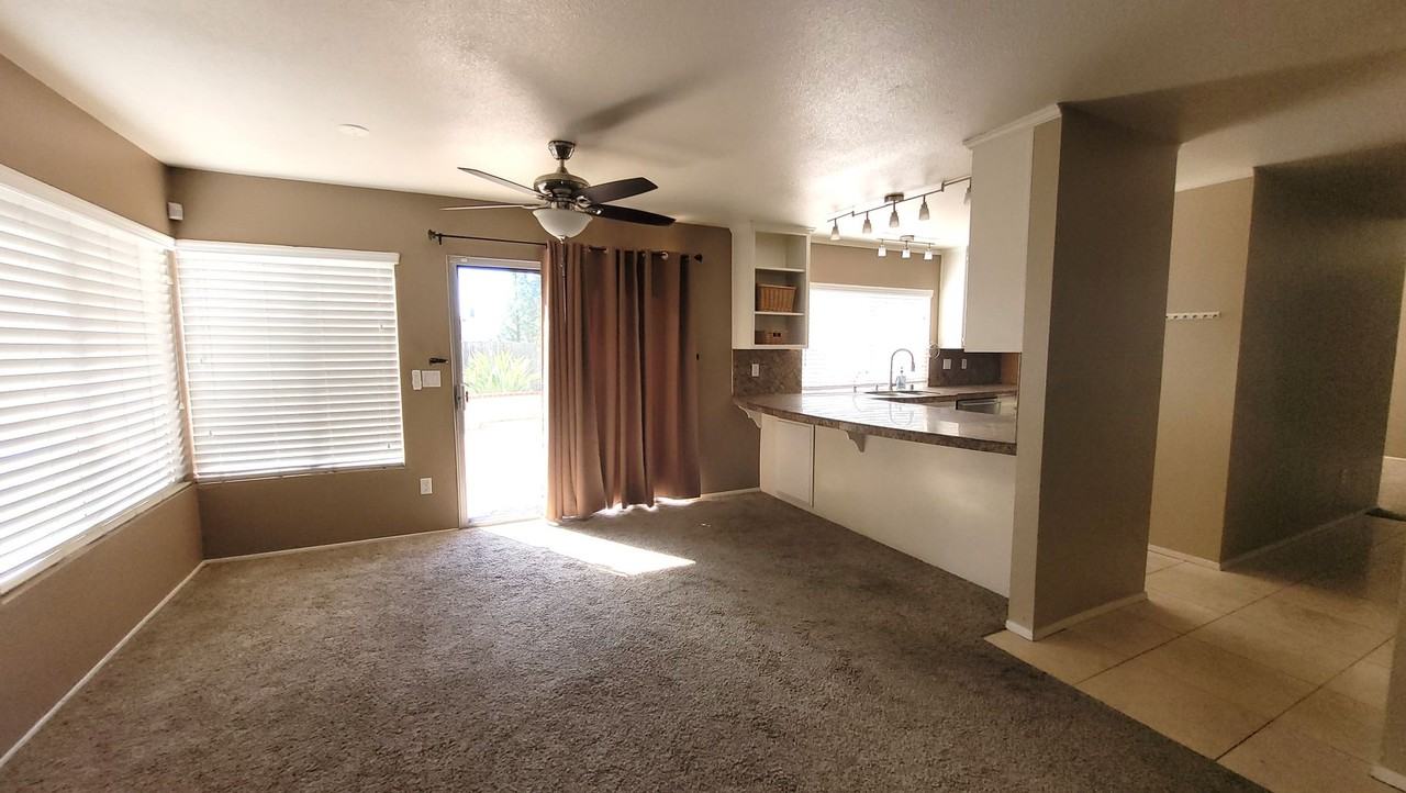 13155 Deron Ave - Photo 6 of 35